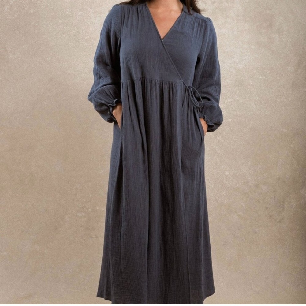 Neuflora Monroe Dress Size Small. LIKE NEW